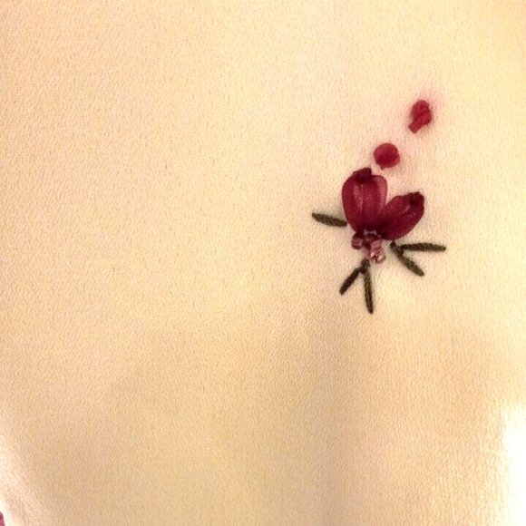 Koret Womans Blouse size 16 button up white with roses - Picture 4 of 5